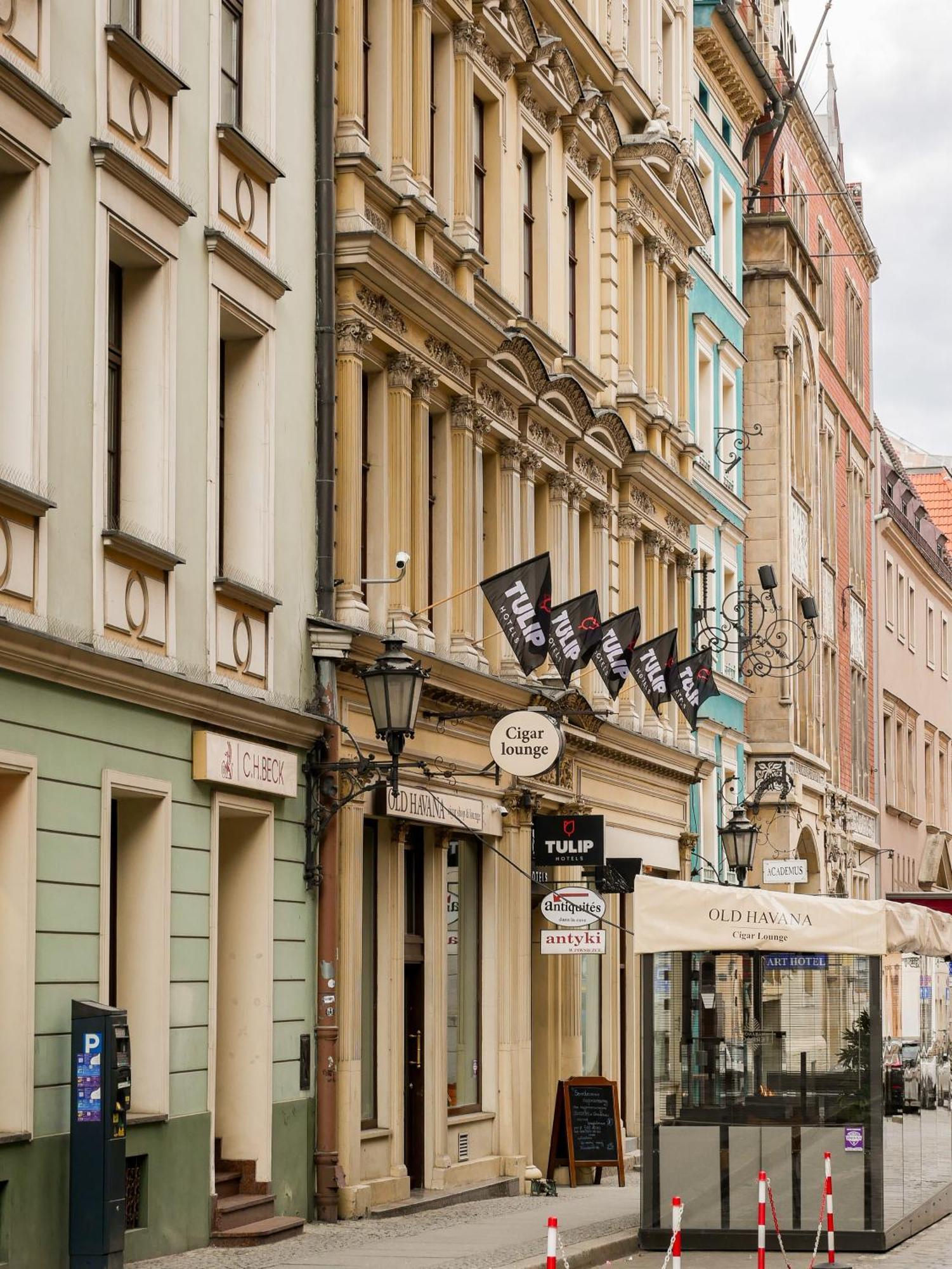 Tulip Hotels - Wroclaw Patio Exterior photo